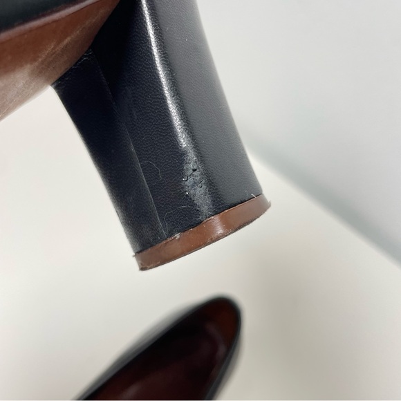 Tory Burch Black Leather Block Heel Floral Emblem Size 9.5M - Picture 11 of 11
